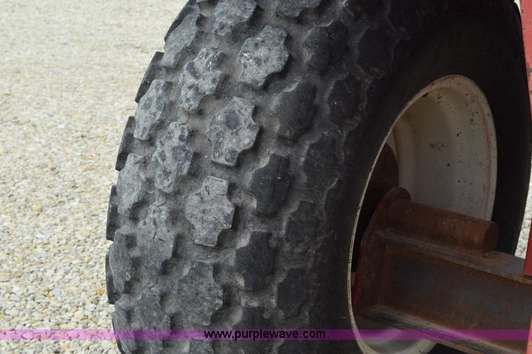 image for item H5096 Brent 320 grain cart