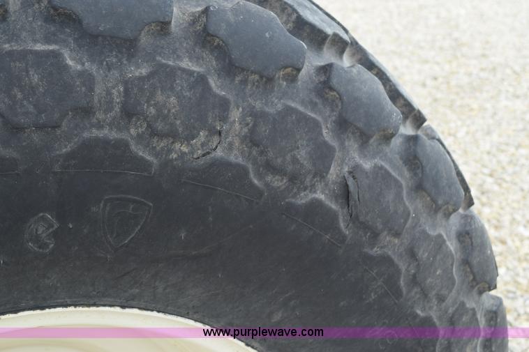 image for item H5096 Brent 320 grain cart