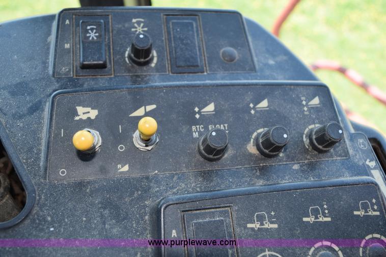 image for item H5100 1998 Case IH 2388 Axial-Flow combine