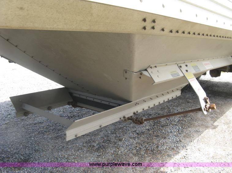 image for item H8552 2009 Timpte Super Hopper hopper bottom trailer