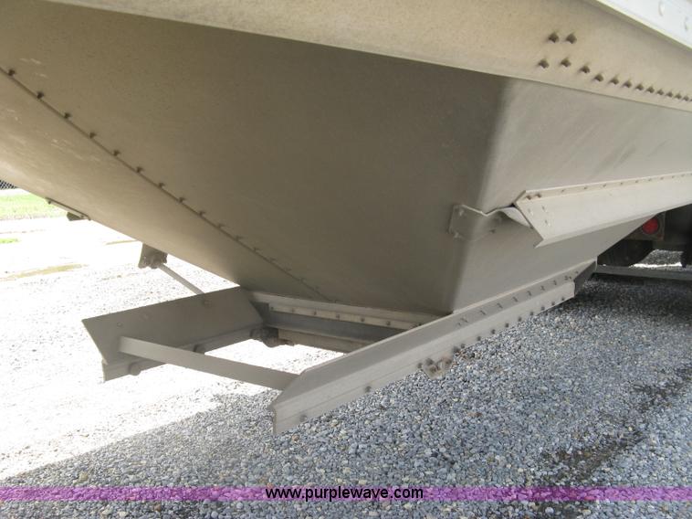 image for item H8552 2009 Timpte Super Hopper hopper bottom trailer