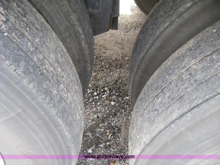 image for item H8552 2009 Timpte Super Hopper hopper bottom trailer