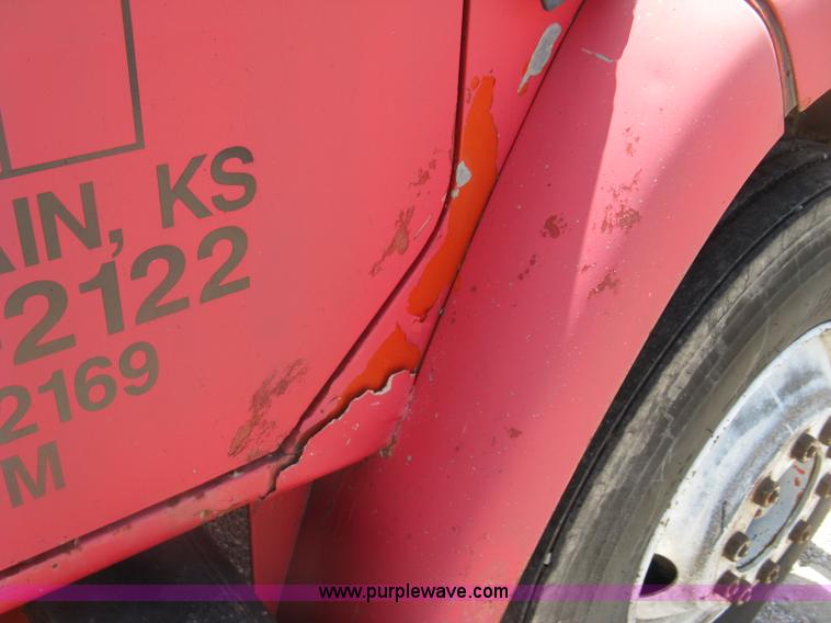 image for item H8553 1981 International 1754 applicator truck