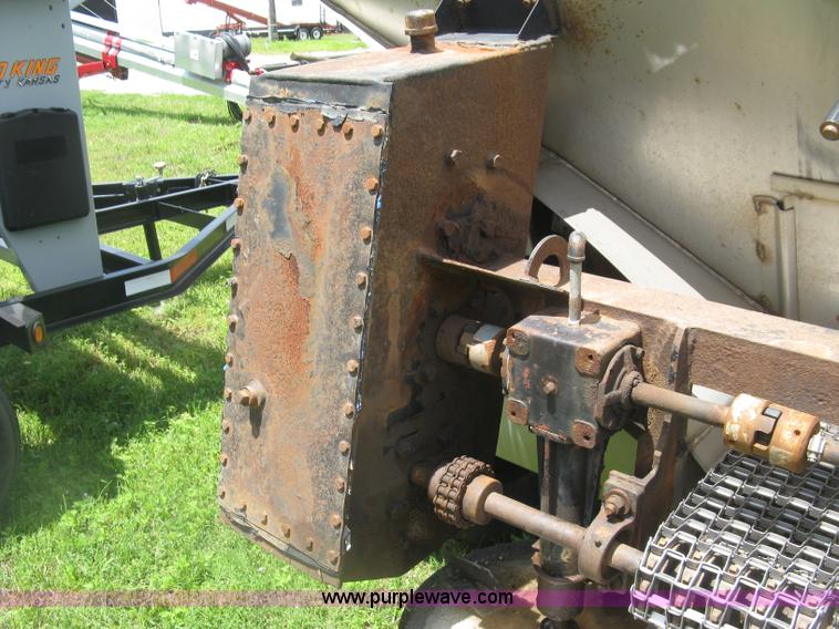 image for item H8554 Adams fertilizer spreader buggy