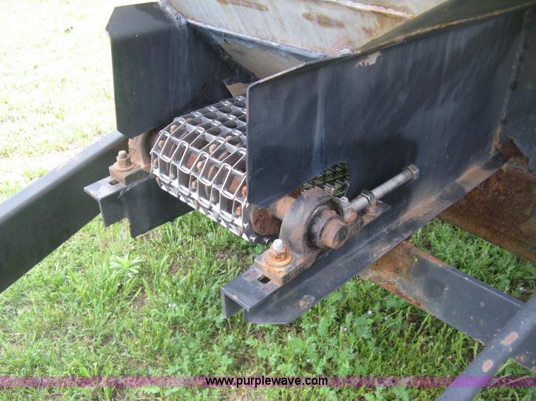 image for item H8555 Adams fertilizer spreader buggy