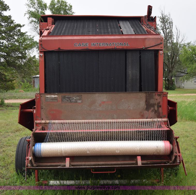 image for item J6640 1994 Case IH 8465A round baler