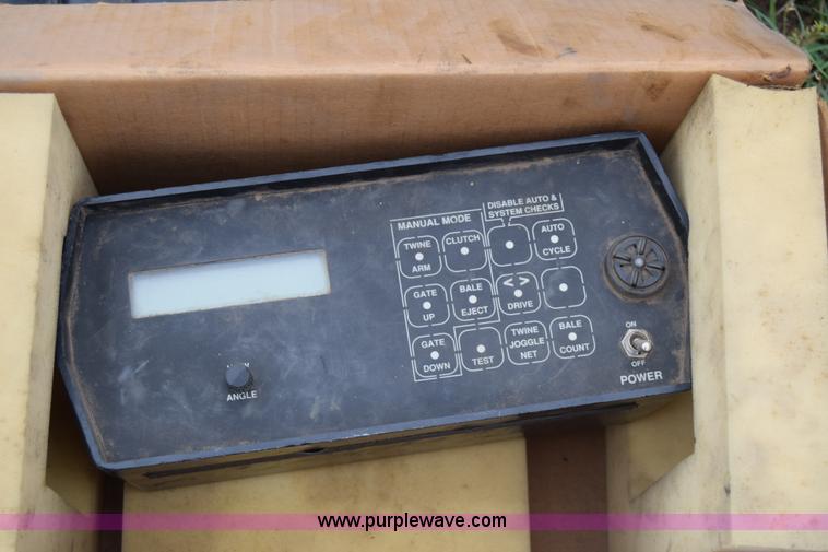 image for item J6640 1994 Case IH 8465A round baler