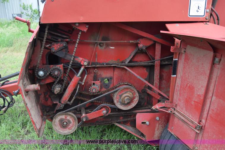 image for item J6640 1994 Case IH 8465A round baler