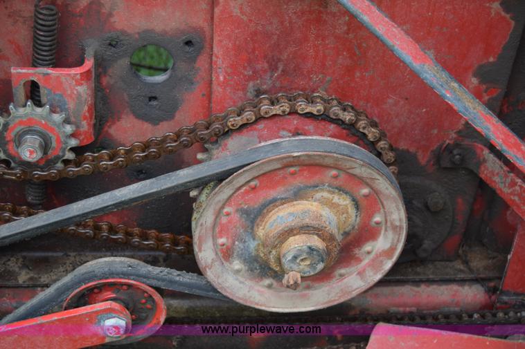 image for item J6640 1994 Case IH 8465A round baler