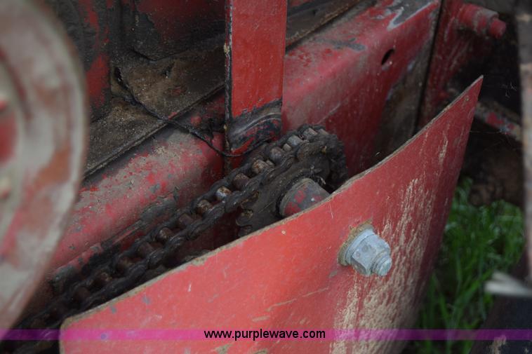 image for item J6640 1994 Case IH 8465A round baler