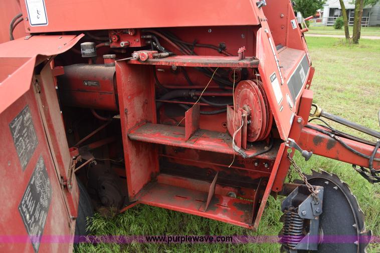 image for item J6640 1994 Case IH 8465A round baler