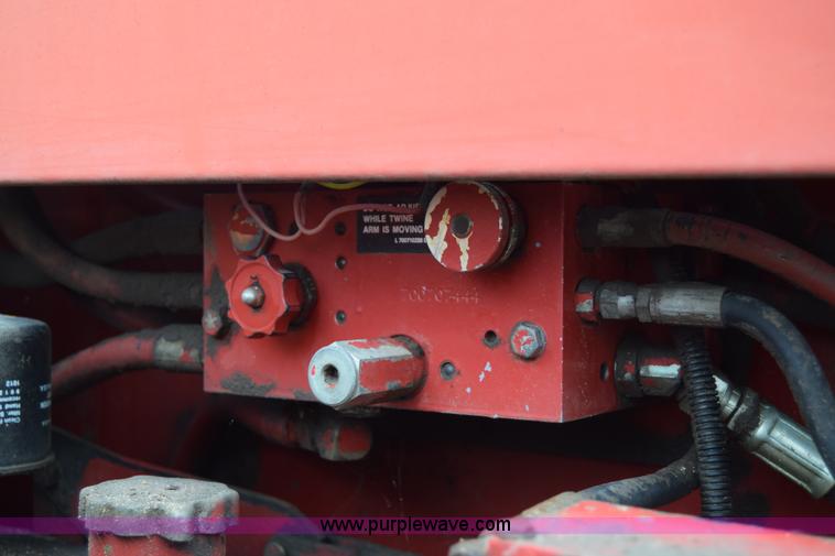 image for item J6640 1994 Case IH 8465A round baler