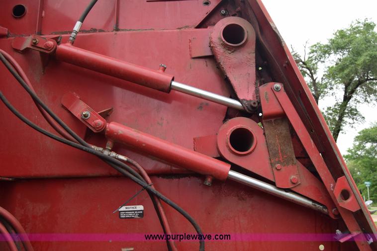 image for item J6640 1994 Case IH 8465A round baler