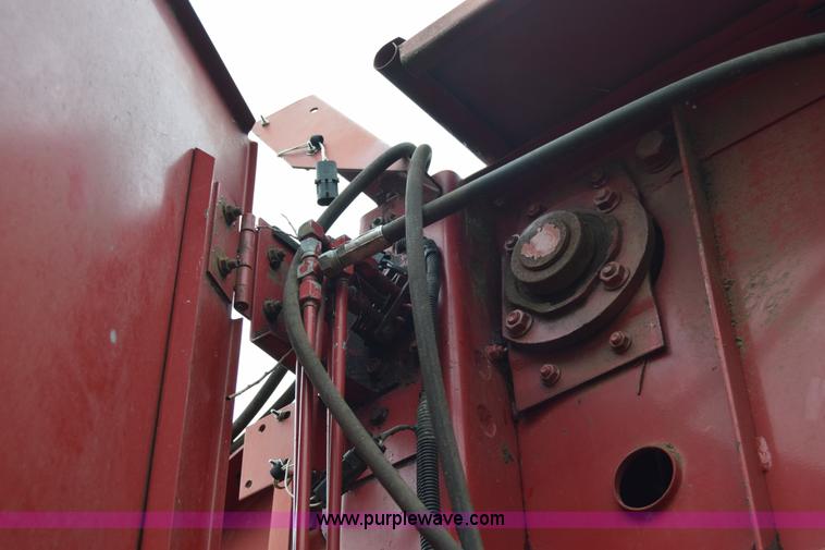 image for item J6640 1994 Case IH 8465A round baler