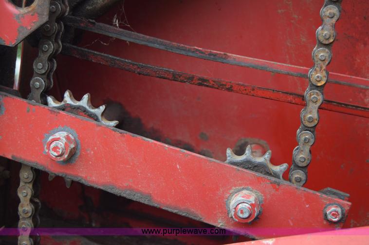 image for item J6640 1994 Case IH 8465A round baler