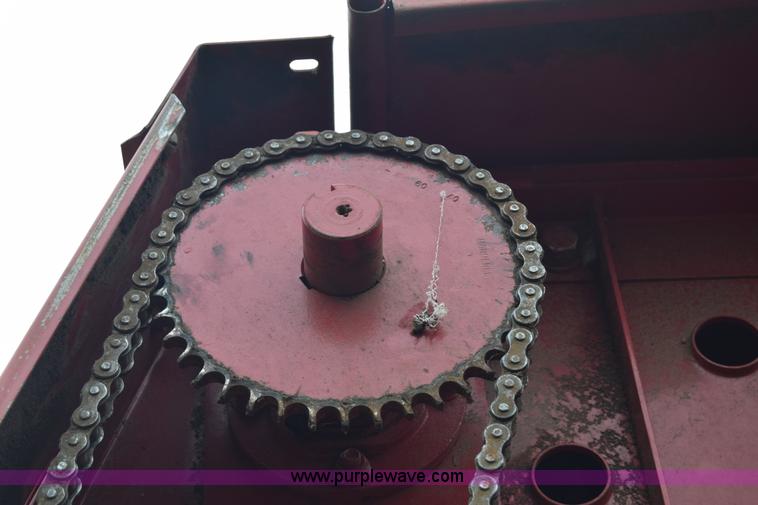 image for item J6640 1994 Case IH 8465A round baler