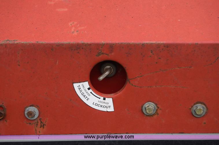 image for item J6640 1994 Case IH 8465A round baler