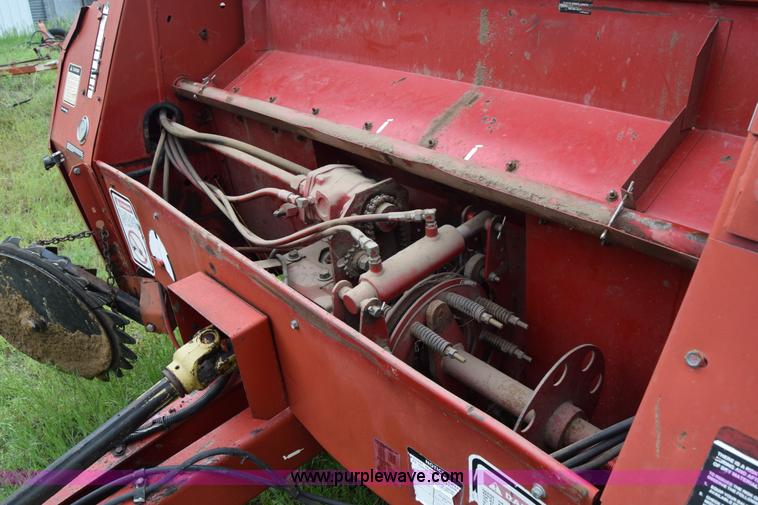 image for item J6640 1994 Case IH 8465A round baler