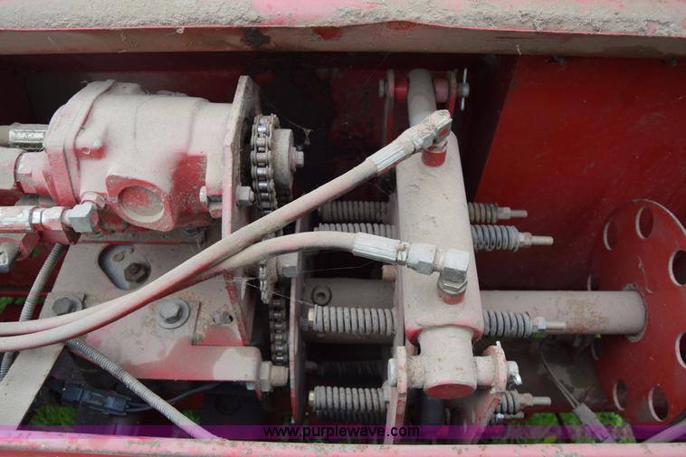 image for item J6640 1994 Case IH 8465A round baler