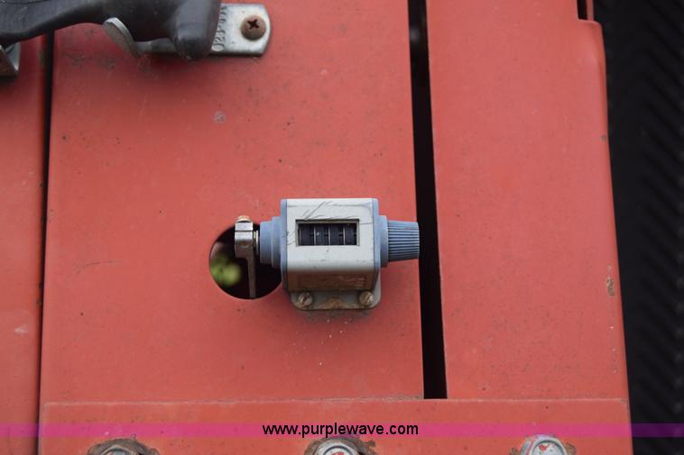 image for item J6640 1994 Case IH 8465A round baler