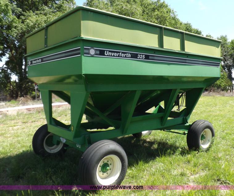 image for item K3931 Unverferth 325 gravity wagon