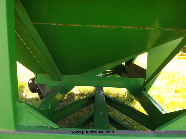 image for item K3931 Unverferth 325 gravity wagon