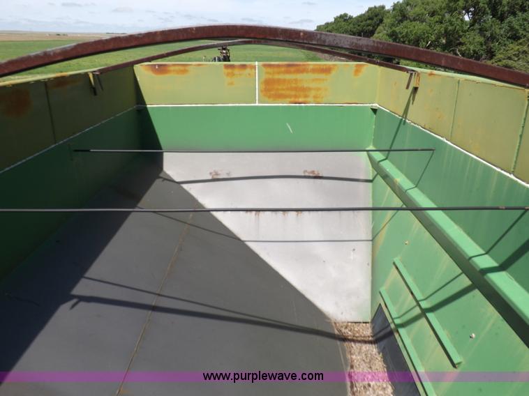 image for item K3931 Unverferth 325 gravity wagon