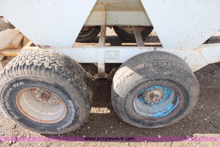 image for item K6775 Willmar 500 fertilizer spreader