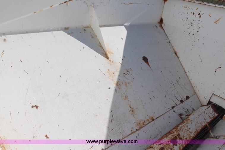 image for item K6775 Willmar 500 fertilizer spreader