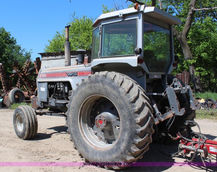 image for item K6875 1982 White 2-135 tractor