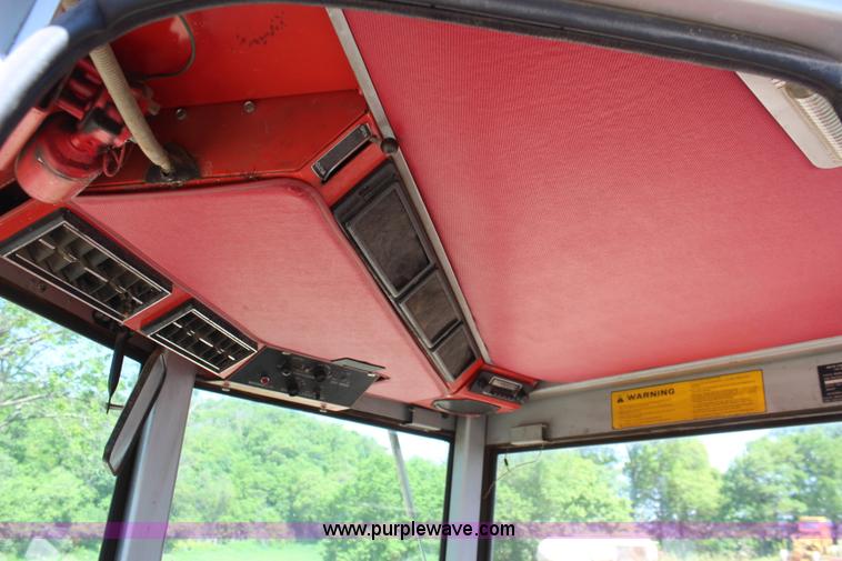 image for item K6875 1982 White 2-135 tractor