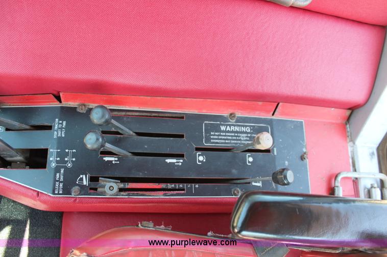 image for item K6875 1982 White 2-135 tractor