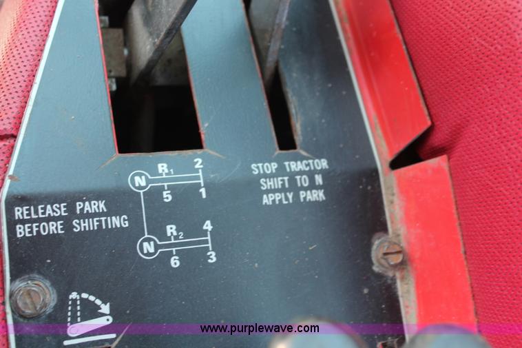 image for item K6875 1982 White 2-135 tractor