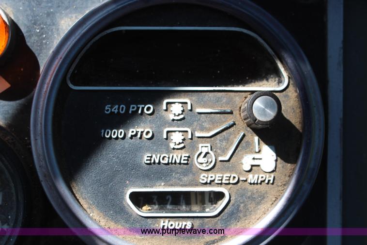 image for item K6875 1982 White 2-135 tractor