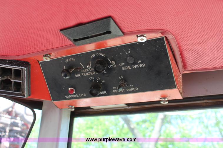 image for item K6875 1982 White 2-135 tractor