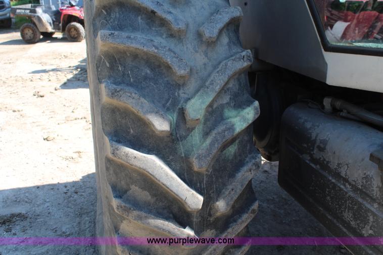 image for item K6875 1982 White 2-135 tractor