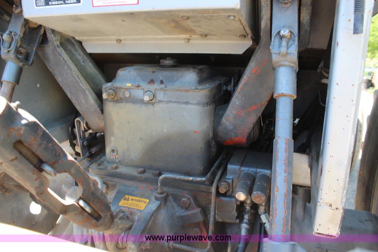 image for item K6875 1982 White 2-135 tractor