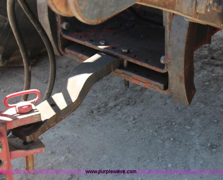 image for item K6875 1982 White 2-135 tractor