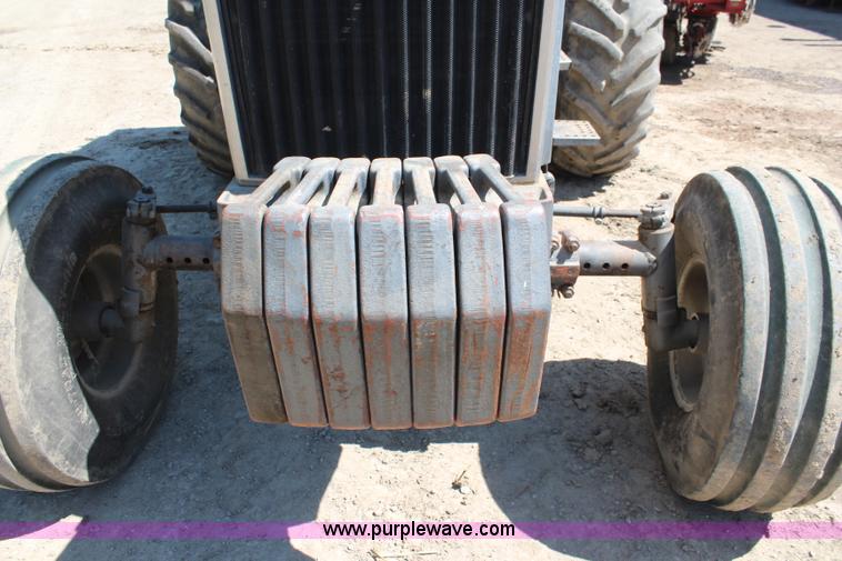 image for item K6875 1982 White 2-135 tractor