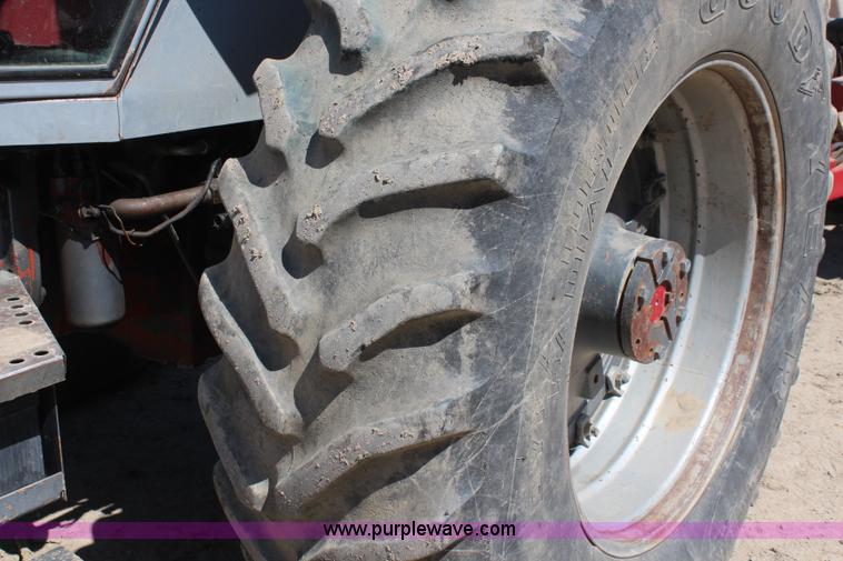 image for item K6875 1982 White 2-135 tractor