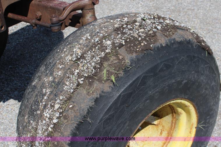 image for item K6889 1960 Massey-Ferguson 85 row crop tractor