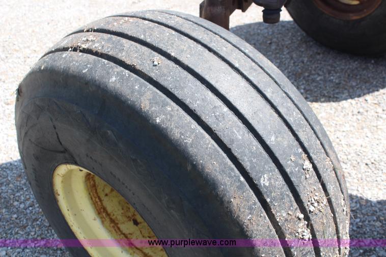 image for item K6889 1960 Massey-Ferguson 85 row crop tractor