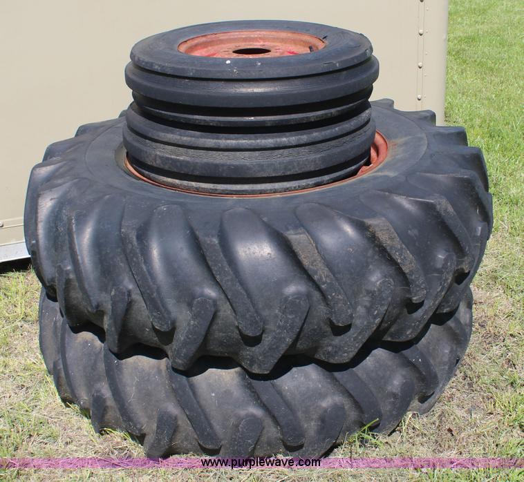 image for item K6889 1960 Massey-Ferguson 85 row crop tractor