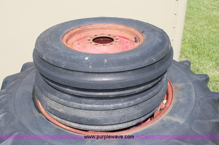 image for item K6889 1960 Massey-Ferguson 85 row crop tractor