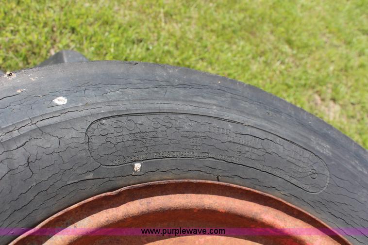 image for item K6889 1960 Massey-Ferguson 85 row crop tractor