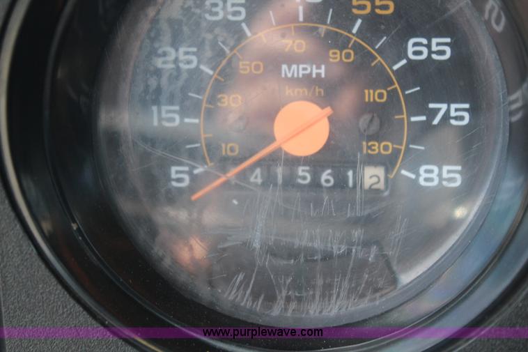 image for item K6892 1988 GMC TopKick truck cab and chassis