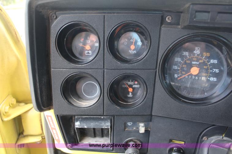 image for item K6892 1988 GMC TopKick truck cab and chassis