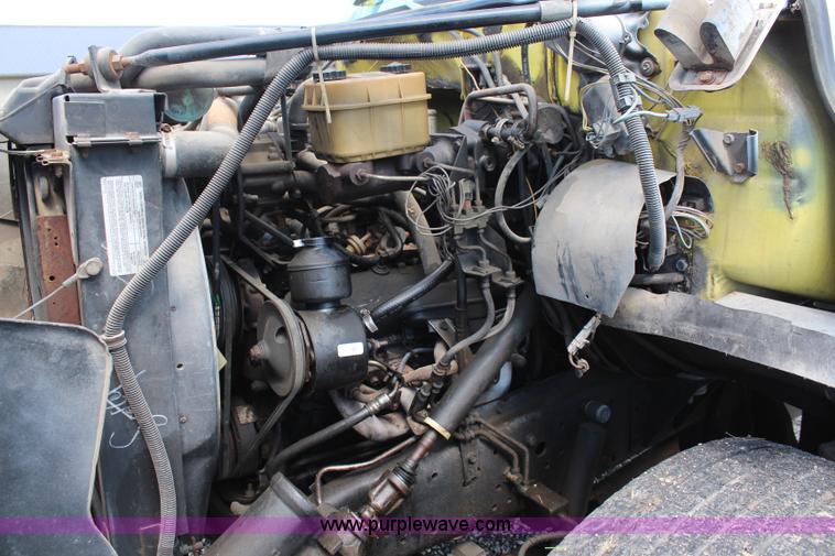 image for item K6892 1988 GMC TopKick truck cab and chassis