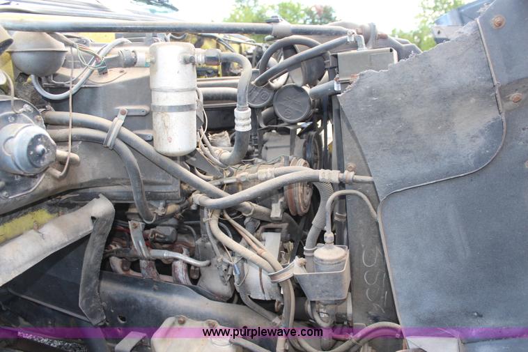 image for item K6892 1988 GMC TopKick truck cab and chassis