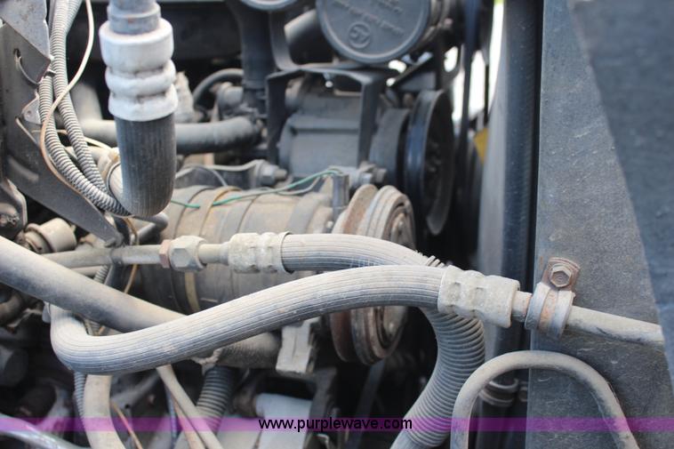 image for item K6892 1988 GMC TopKick truck cab and chassis